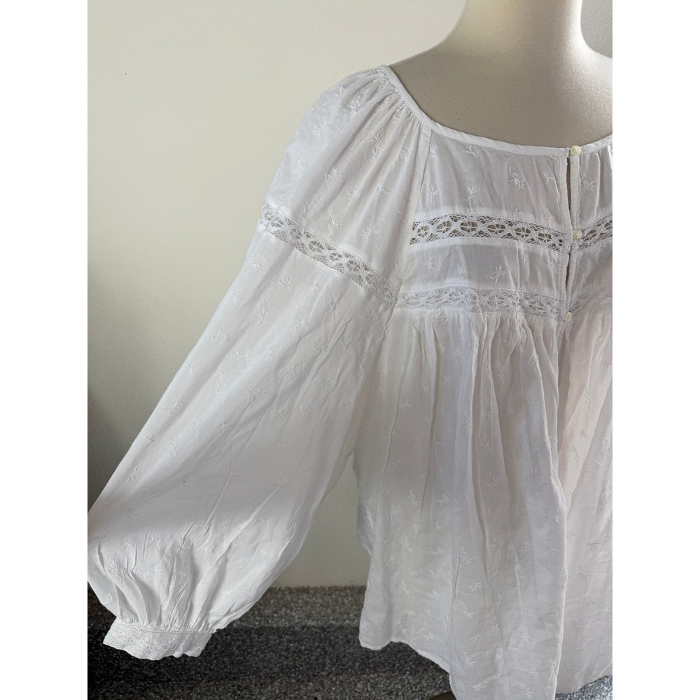 NEW Old Navy Womens Plus 4X White Embroidered Peasant Blouse Eyelet Boho Top - Picture 8 of 12